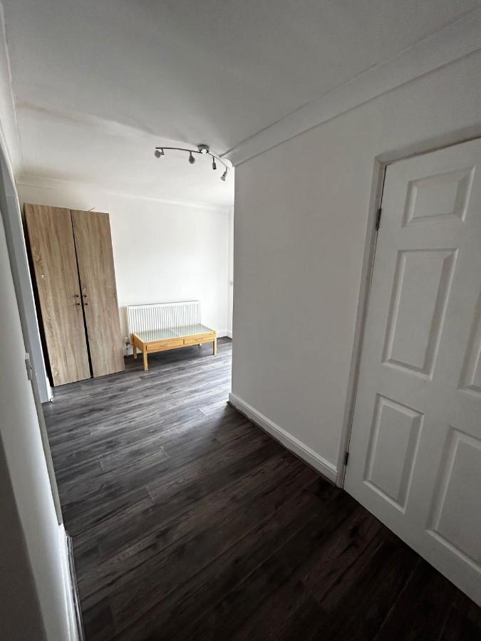 The Ruislip Apartment Экстерьер фото