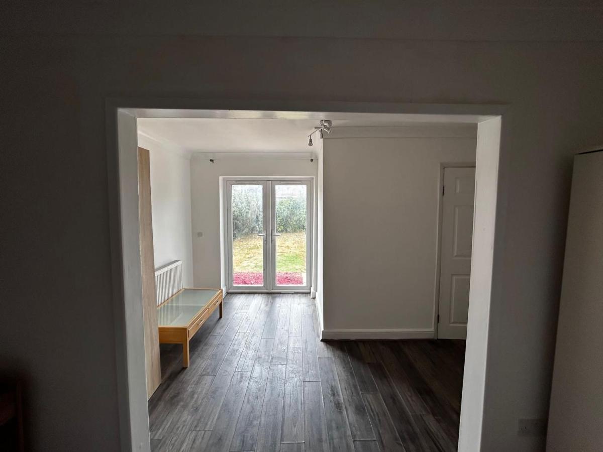 The Ruislip Apartment Экстерьер фото